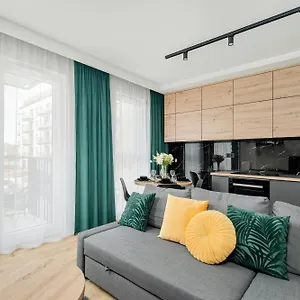  Apartament Esencja With Free Parking Garbary 104 By Renters Polska
