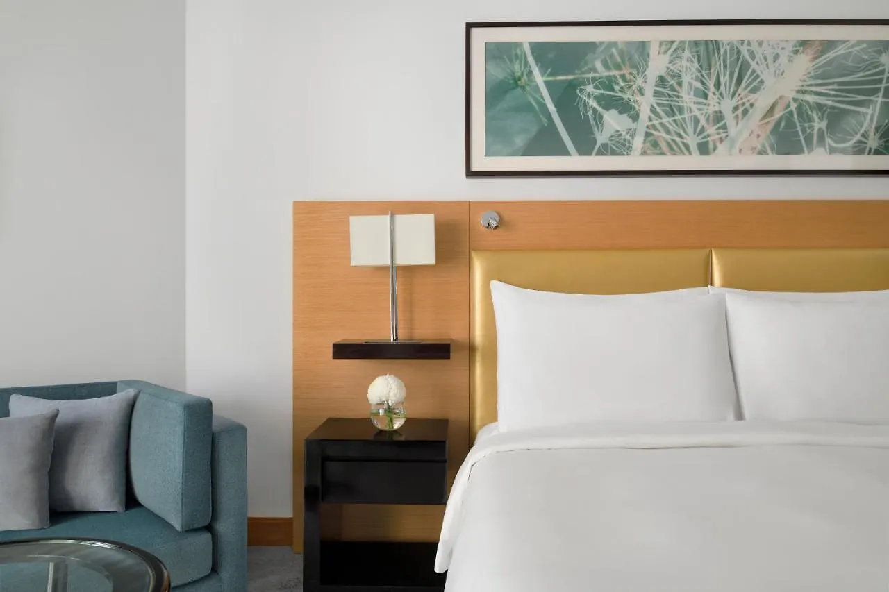 דובאי Moevenpick Hotel Jumeirah Beach 5*,