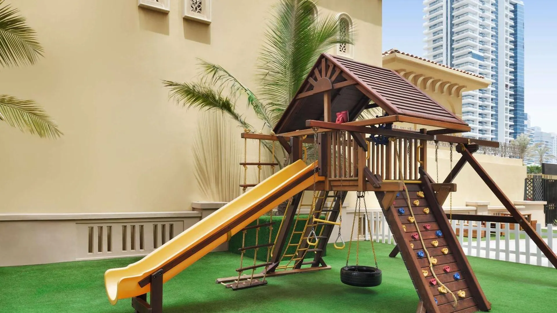 Moevenpick Hotel Jumeirah Beach Dubai 5*,
